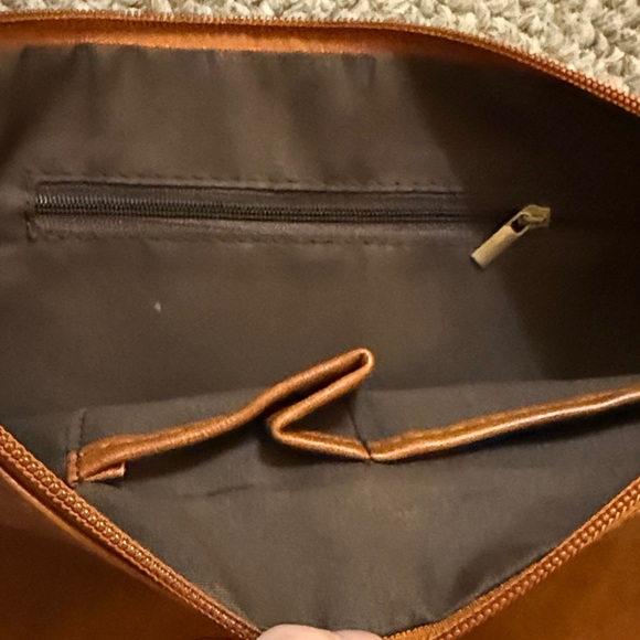 Elegant Tan Leather Oversized Wristlet Clutch - Picture 5 of 5